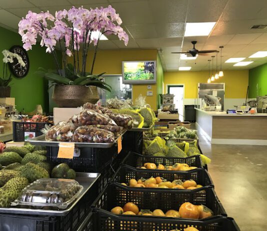 Бизнес на экзотических фруктах: как в Хьюстоне открыли магазин Linda’s Tropical Fruits
