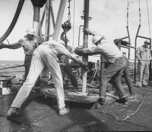 Project Mohole: A Daring Assault on the Earth’s Mantle and the Scientific Legacy of Deep-Sea Drilling